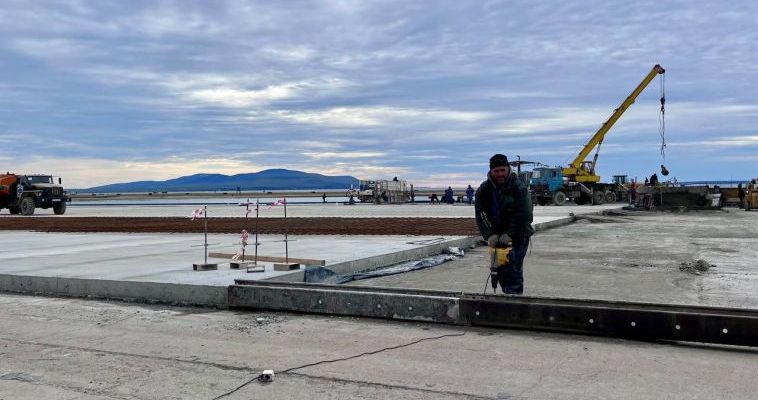 Первый этап реконструкции ВПП завершили в аэропорту Певека